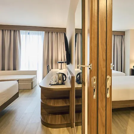 Hilton Garden Inn Sevilla-3